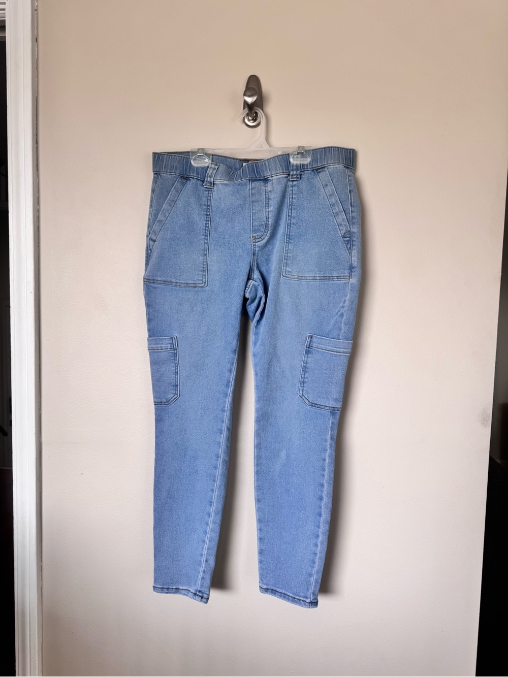 Light Blue Women’s Cargo Skinny Jeans size 12-14